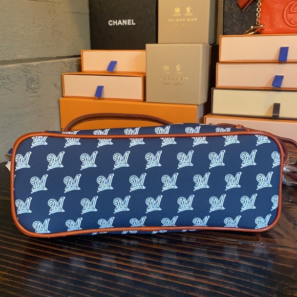 NWT Dooney & Bourke Milwaukee Brewers Crossbody - Picture 9 of 17